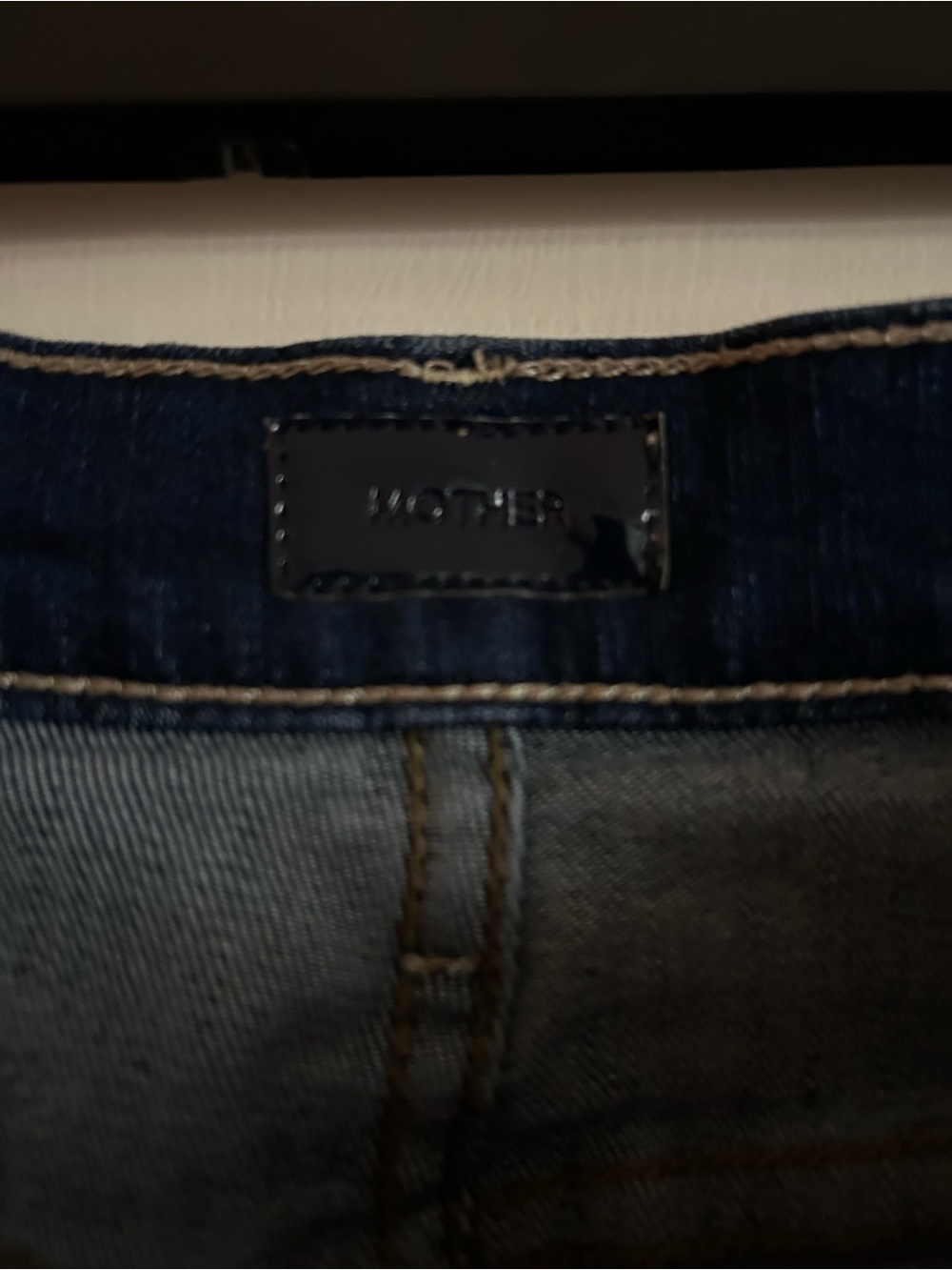 NWT
MOTHER
THE HUSTLER ROLLER SNEAK
Trouble Maker
Size 32
Inseam 32 - Picture 7 of 9